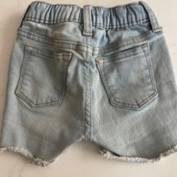 Old Navy Toddler Jean Shorts - Picture 2 of 2